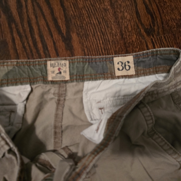 Cargo shorts - Picture 3 of 4